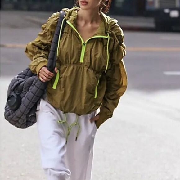 FP Movement by Free People Jackets & Blazers - NWT Free People Movement Happy Camper Pullover Martini/Moss Size Small
